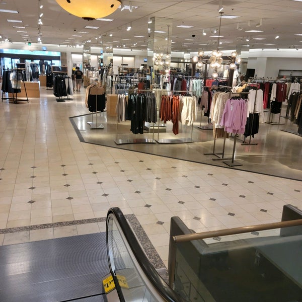 Shopping at Park Meadows Mall – Stock Editorial Photo © urban_light  #54337595