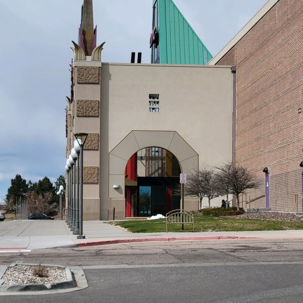 AMC Arapahoe Crossing 16 Aurora, CO