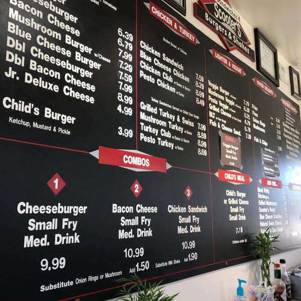 Foto tirada no(a) Scooter&#39;s Burgers por Paul K. em 1/29/2019