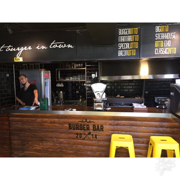 Photo taken at OTTOBROS Burger &amp; Coffee ANT by Ata M. on 7/23/2017