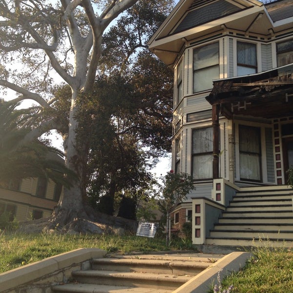 Photos at Michael Jackson's "Thriller" House (and Tree) East LA Los