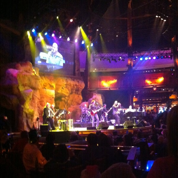 Wolf Den Mohegan Sun Christmas 2022 Mohegan Sun Wolf Den - 19 Tips