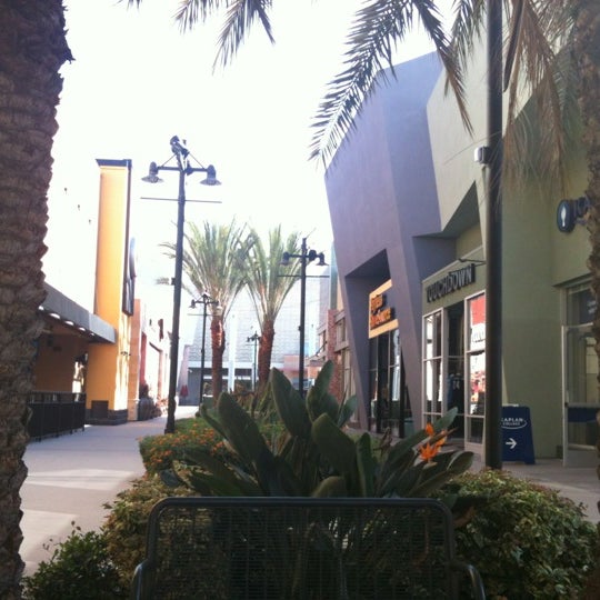 10/19/2012 tarihinde Edward M. O.ziyaretçi tarafından Chula Vista Center'de çekilen fotoğraf