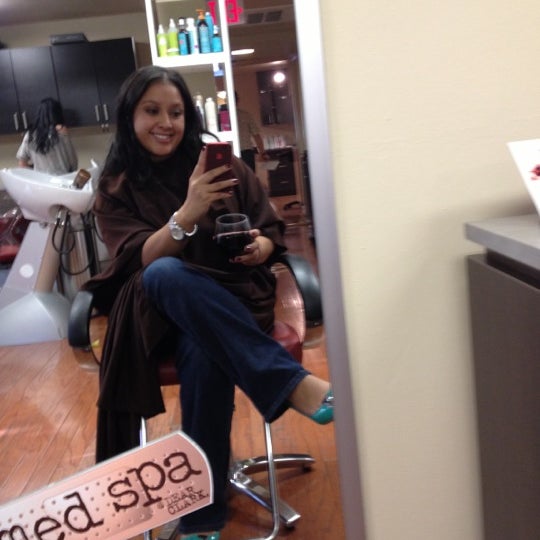 11/9/2012にjennifer t.がHouse of Dear Hair Salonで撮った写真