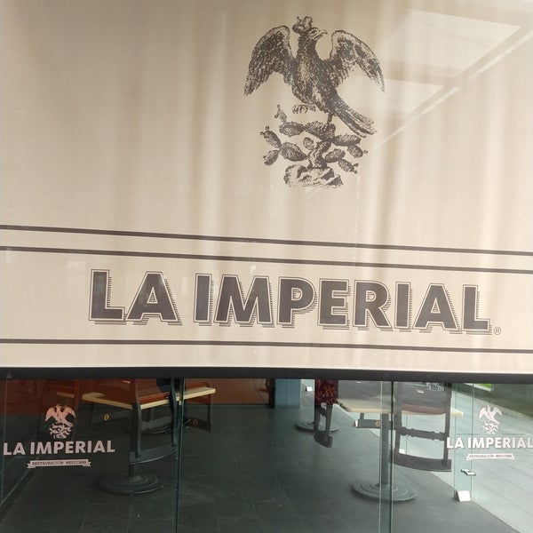 รูปภาพถ่ายที่ La Imperial โดย Hoomy H. เมื่อ 9/19/2018