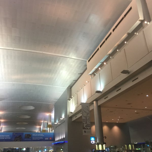 Снимок сделан в Международный аэропорт Дубай (DXB) пользователем Mr.was 7/1/2015