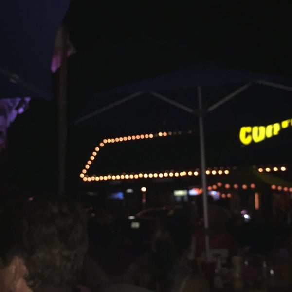 Foto tirada no(a) Cooters Restaurant &amp; Bar por Katy C. em 10/23/2015