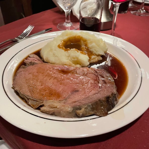 Photo taken at Lawry&#39;s The Prime Rib by wahinenvegas on 4/27/2023