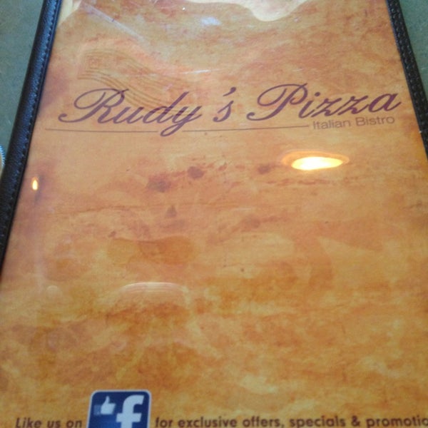 Foto diambil di Rudy&#39;s Pizza &amp; Italian Bistro oleh Guy V. pada 6/4/2013