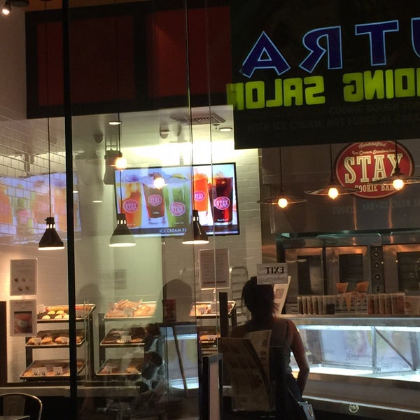 Foto tomada en Stax Cookie Bar  por Lannie L. el 4/30/2015