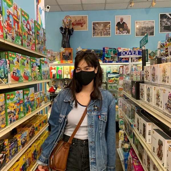 jeffrey's toys