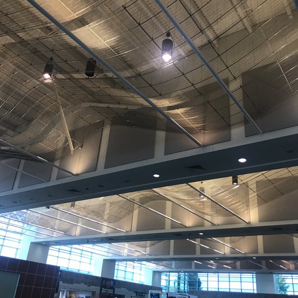 Снимок сделан в Springfield-Branson National Airport (SGF) пользователем Melly M. 10/10/2019