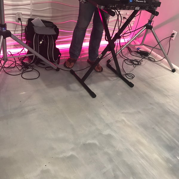 Foto diambil di Luxe Salon &amp; Spa oleh Melly M. pada 9/7/2018