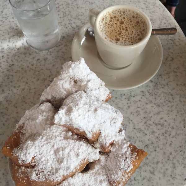 Café du Monde French Quarter 1547 tips from 91883 visitors