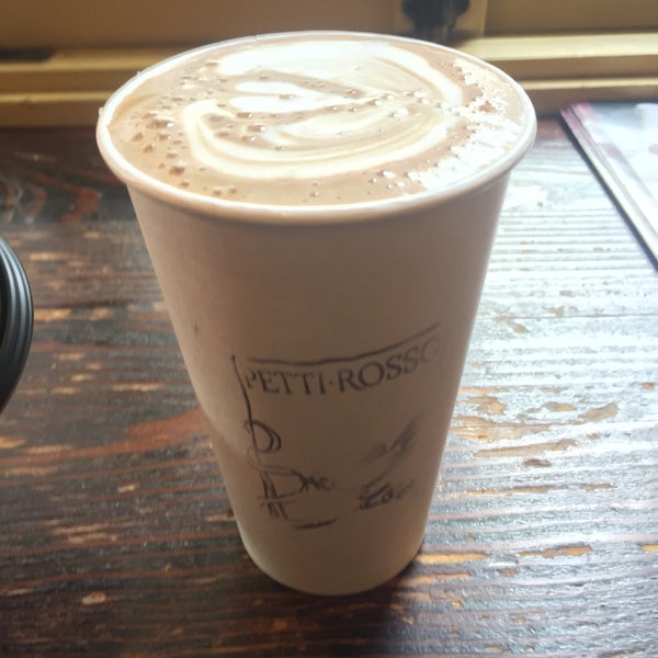 10/24/2019 tarihinde Matt K.ziyaretçi tarafından Cafe Pettirosso'de çekilen fotoğraf