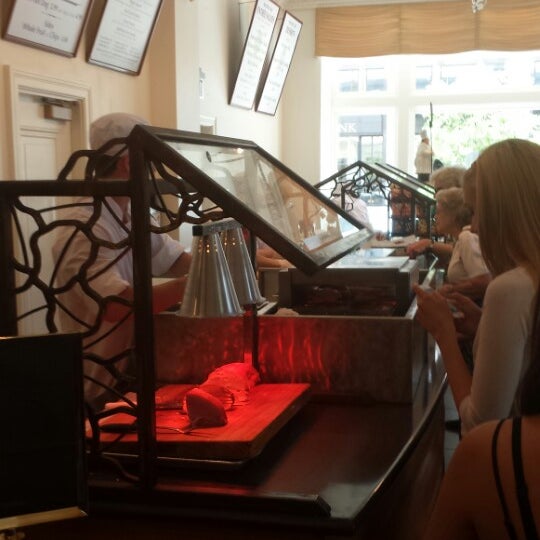Foto diambil di Nauvoo Cafe oleh Brianna pada 6/9/2014