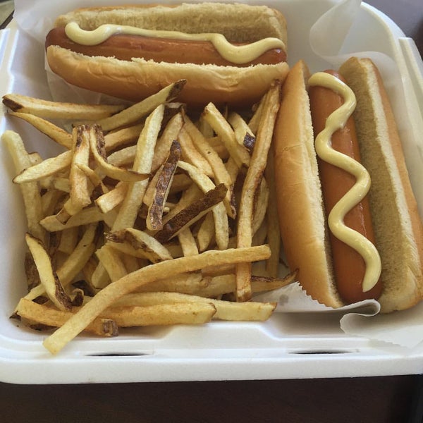 Hot Dog Shoppe American Restaurant in Crestview