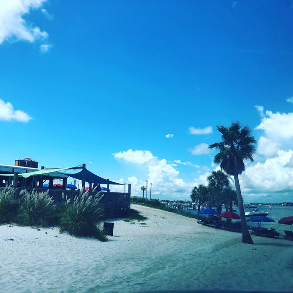 Photo taken at Red Fish Blue Fish by Kent V. on 9/9/2018