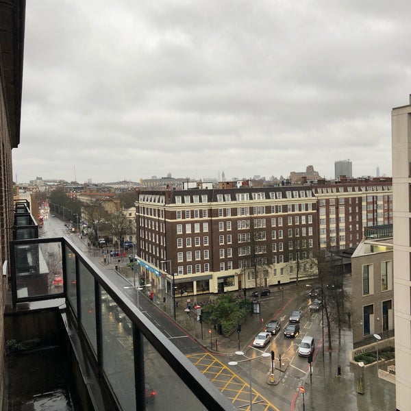 รูปภาพถ่ายที่ Hilton London Olympia โดย Bastiaan B. เมื่อ 1/27/2018