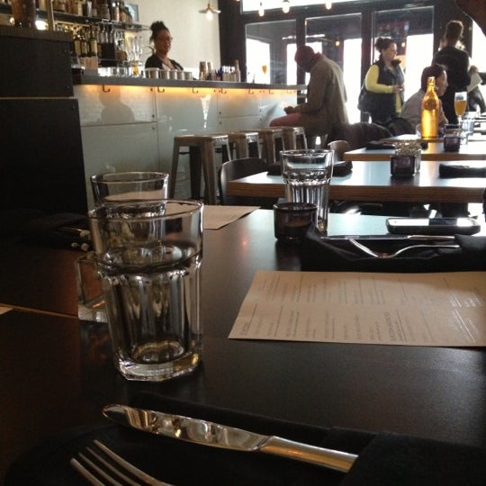 1/13/2013 tarihinde Reese S.ziyaretçi tarafından Elberta Restaurant and Bar'de çekilen fotoğraf