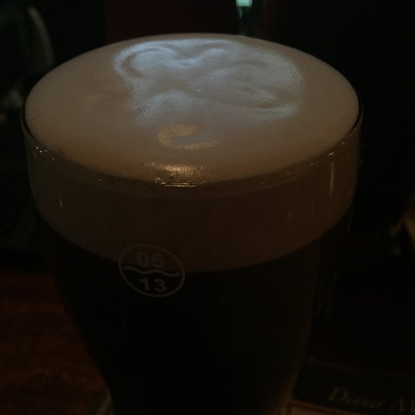 Снимок сделан в Ri Ra Irish Pub and Restaurant пользователем Shaun S. 12/27/2014