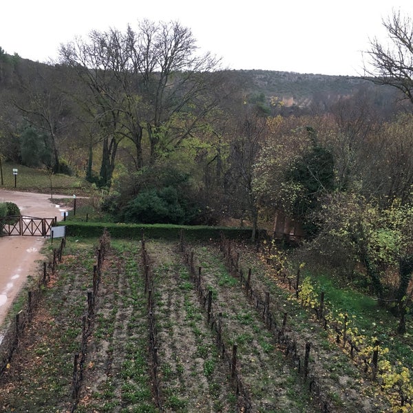 Foto scattata a Parque Natural del Monasterio de Piedra da Evgen S. il 11/21/2015