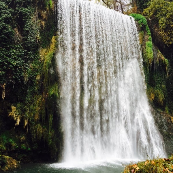 Das Foto wurde bei Parque Natural del Monasterio de Piedra von Evgen S. am 11/21/2015 aufgenommen