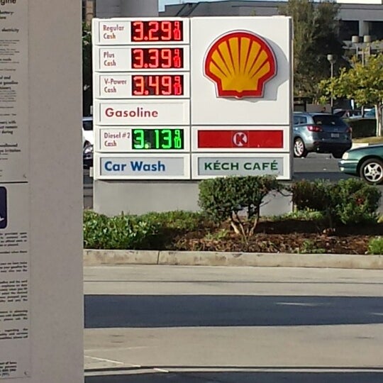 Photo taken at Shell by Xavier D. on 2/26/2015