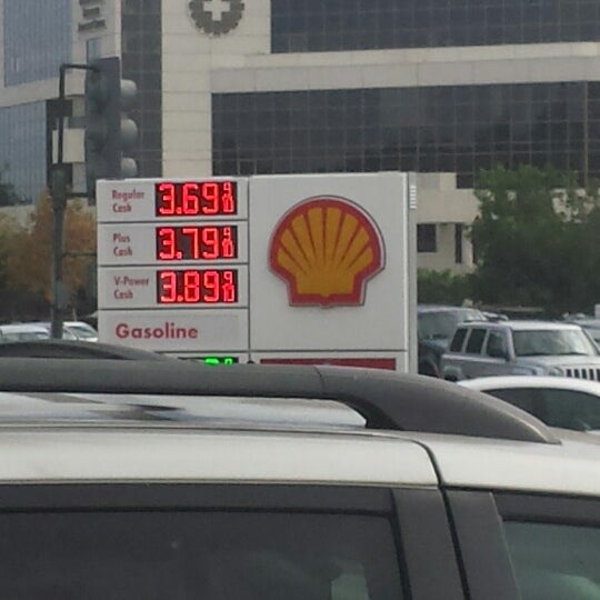 Photo taken at Shell by Xavier D. on 8/6/2015