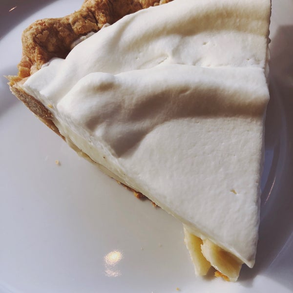 banana cream pie ✨💛 marry me