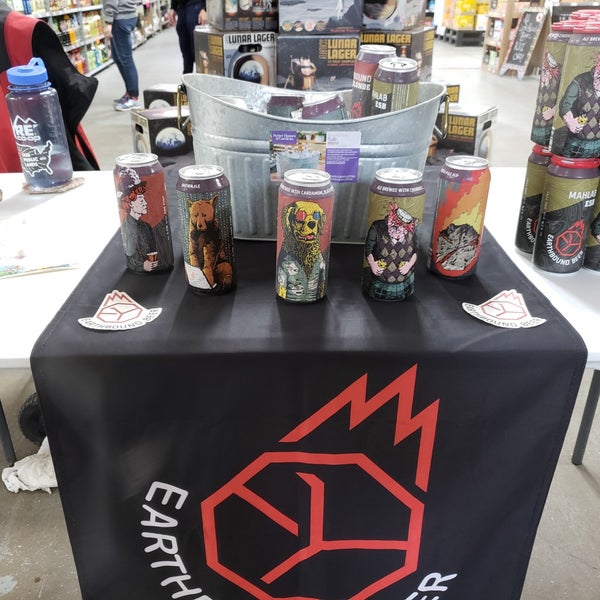 Photo taken at Randall&#39;s Wines &amp; Spirits by Michael R. on 5/11/2019