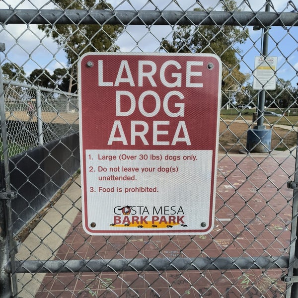 costa-mesa-bark-park-890-arlington-dr