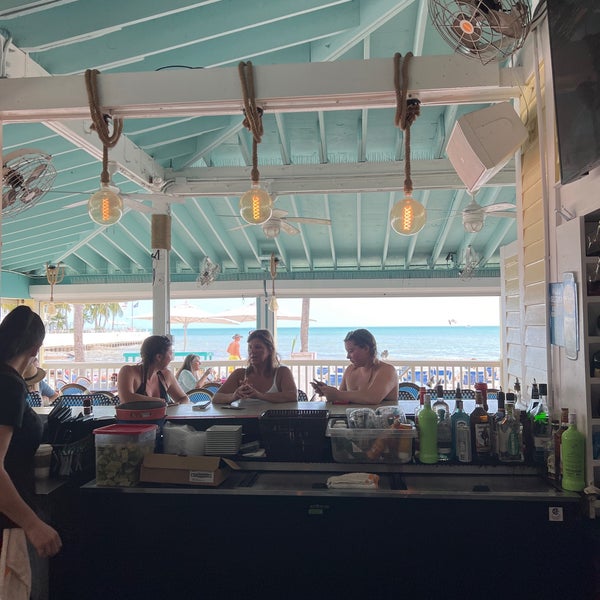 1/20/2022 tarihinde Chris T.ziyaretçi tarafından Southernmost Beach Cafe'de çekilen fotoğraf