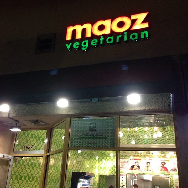 Photo taken at Maoz Vegetarian by Bets Z. on 1/18/2013