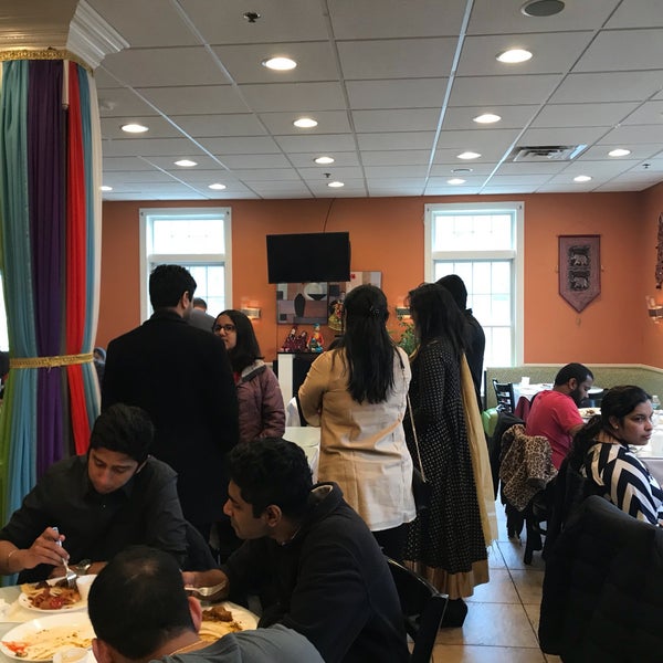 Foto scattata a Aroma Restaurant da Rahul B. il 4/15/2018