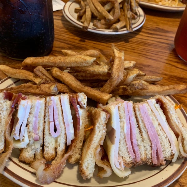 Photo taken at Country&#39;s Barbecue by Elizabeth S. on 5/18/2019