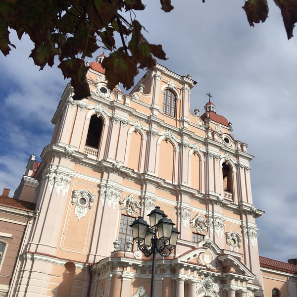 9/25/2018에 Monte Z.님이 Šv. Kazimiero bažnyčia | Church of St Casimir에서 찍은 사진