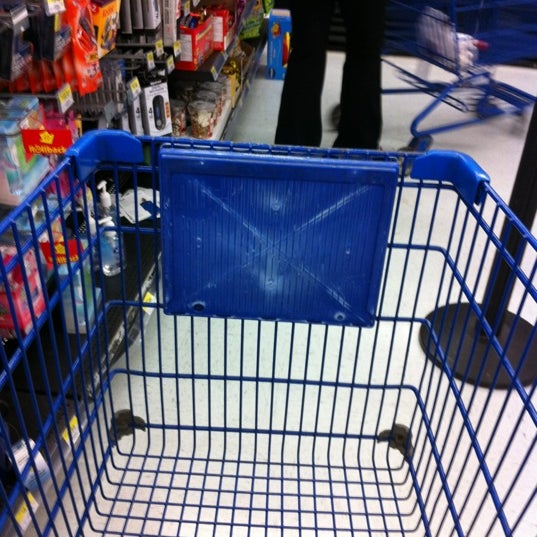 10/6/2012 tarihinde Hoyt C.ziyaretçi tarafından Walmart'de çekilen fotoğraf