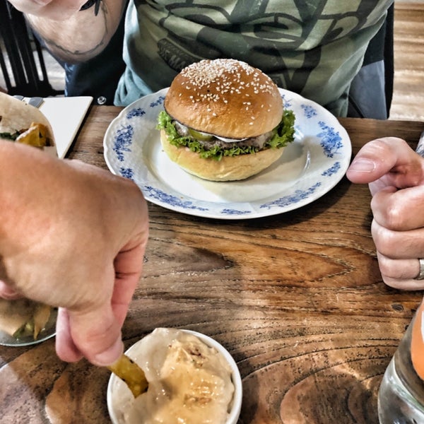 Foto tomada en Dish fine burger bistro  por Martina S. el 5/4/2019