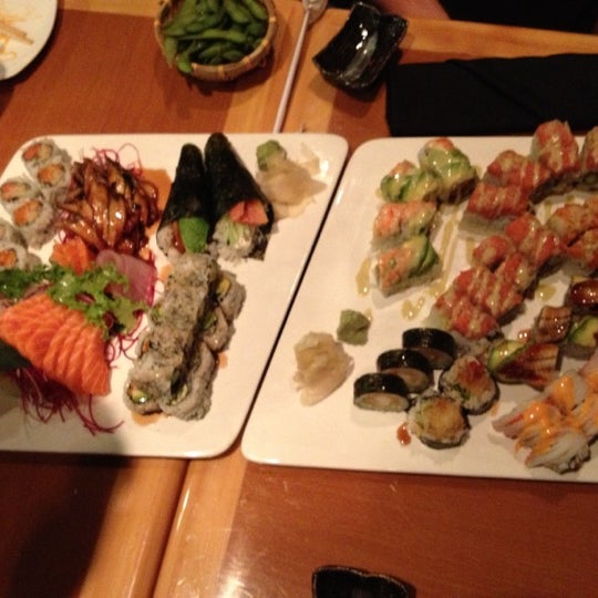 Снимок сделан в No.1 Sushi пользователем Joseph A. 10/26/2012