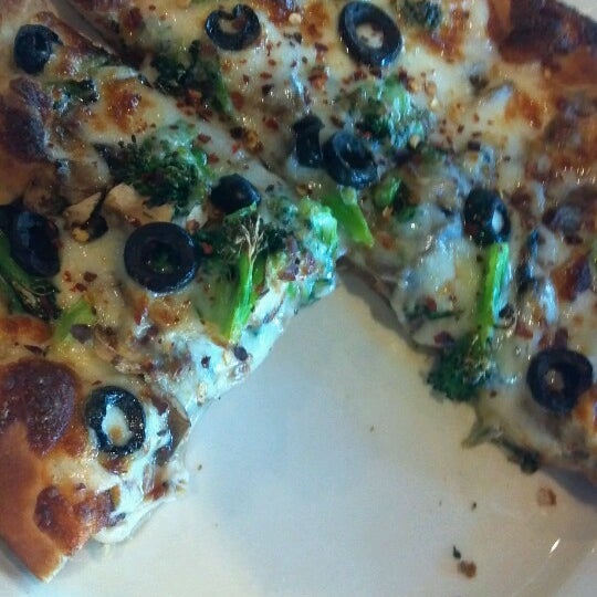 4/24/2013 tarihinde Jennifer J.ziyaretçi tarafından Mr. Pizza'de çekilen fotoğraf