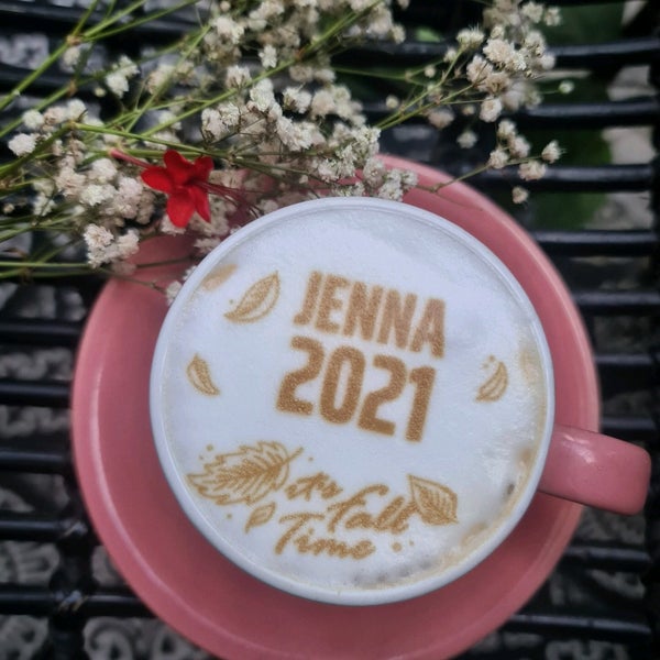 Снимок сделан в Coffee Cartel пользователем Jenna. J. 9/6/2021