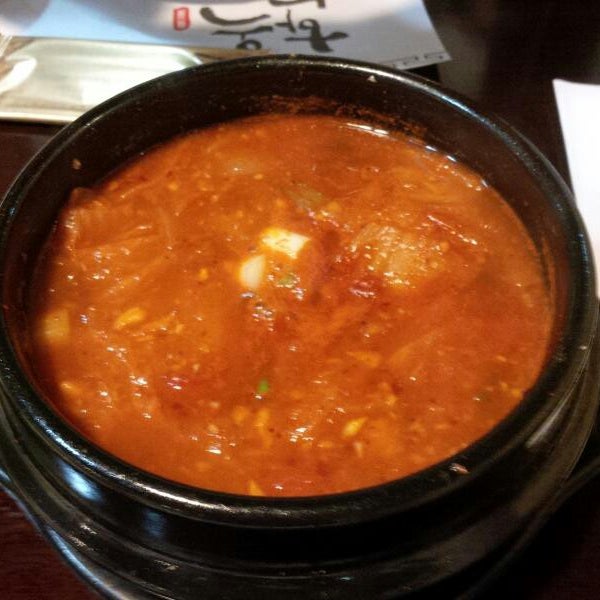 รูปภาพถ่ายที่ Hanok Korean Grill &amp; BBQ โดย Jenna. J. เมื่อ 1/10/2014
