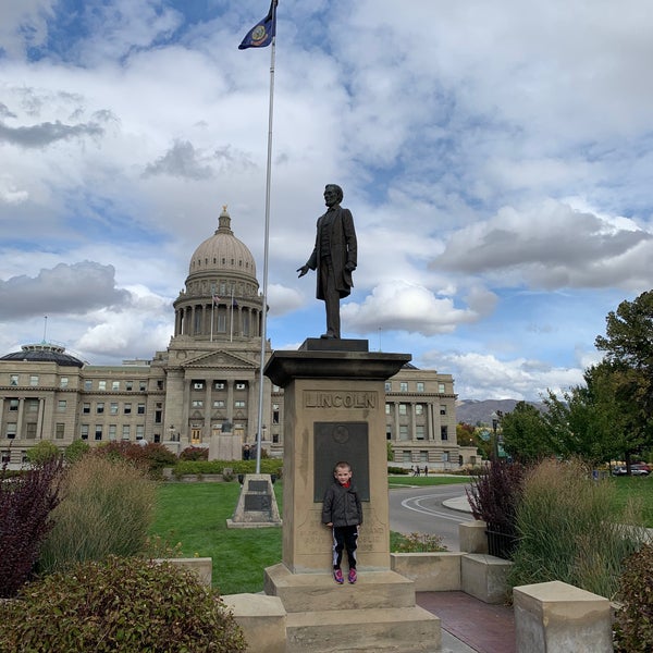 Abraham Lincoln Statue Outdoor Sculpture in Downtown Boise City