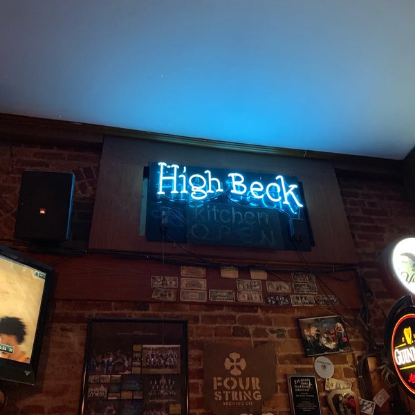 Foto diambil di High Beck Corner Tavern oleh Wm B. pada 3/9/2019.