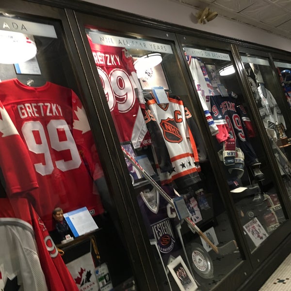 2/6/2018에 Helge T.님이 Wayne Gretzky&#39;s Toronto에서 찍은 사진