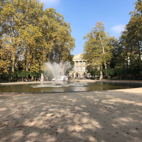 Photo taken at Fontaine du Parc de Bruxelles / Fontein Warandepark by Benoit P. on 10/19/2018
