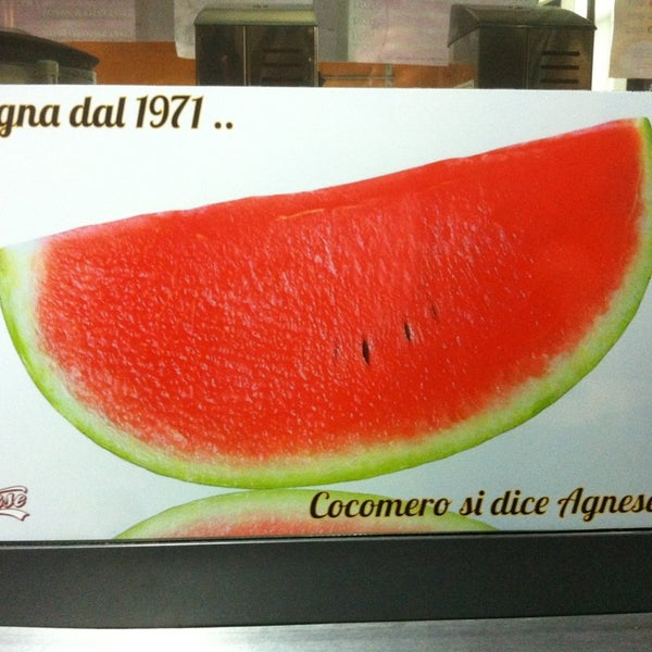 Das Foto wurde bei Agnese delle Cocomere - Crescentine e Tigelle - Drink e Frutta von Diego D. am 8/24/2013 aufgenommen