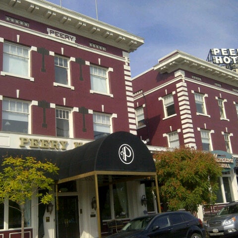 Das Foto wurde bei Peery Hotel von Si Cynthia Photos am 9/22/2012 aufgenommen