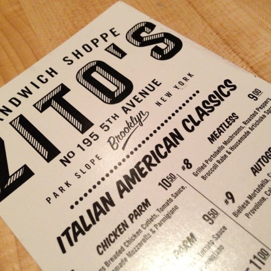 รูปภาพถ่ายที่ Zito&#39;s Sandwich Shoppe โดย Dan G. เมื่อ 12/2/2012